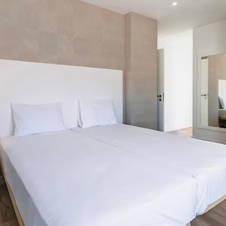 Villa Outstanding With Private Pool By Lovelystay Salir de Porto