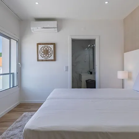 Outstanding With Private Pool By Lovelystay Vila *